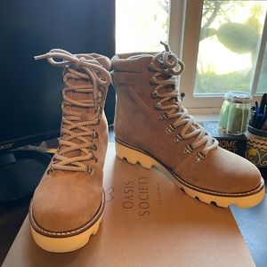 Oasis society Arlene womens hiker boots